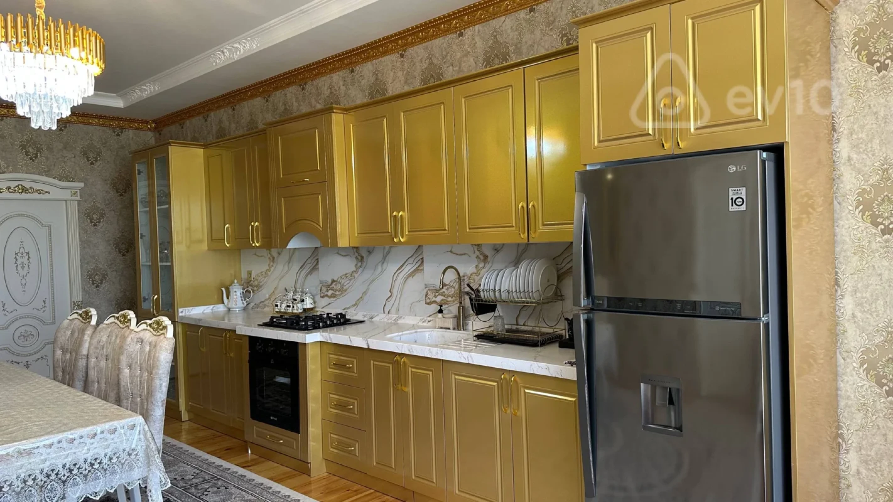 Satılır 5 otaqlı həyət evi 224 m²