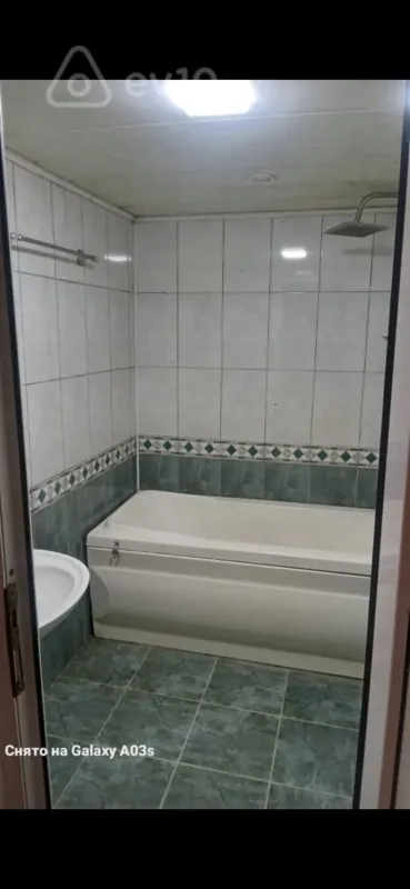 Kirayə verilir 1 otaqlı köhnə tikili 110 m²