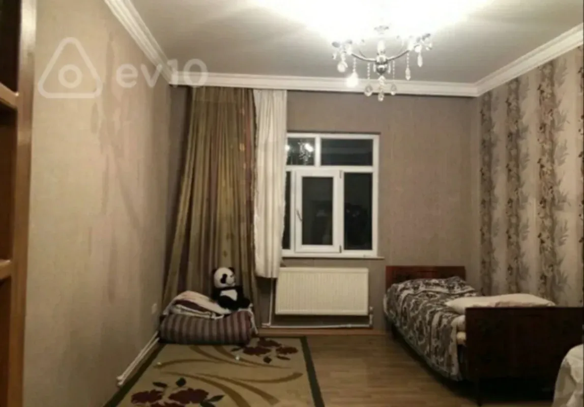 Kirayə verilir 1 otaqlı köhnə tikili 110 m²