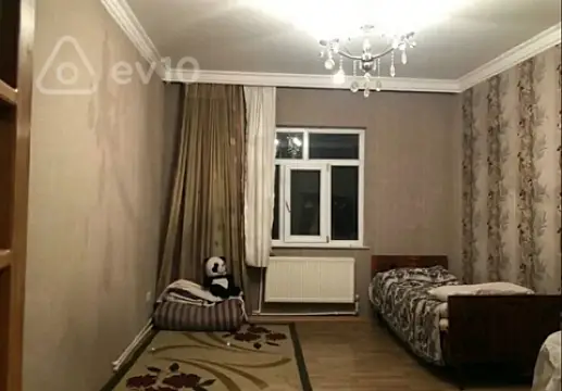 Kirayə verilir 1 otaqlı köhnə tikili 110 m²