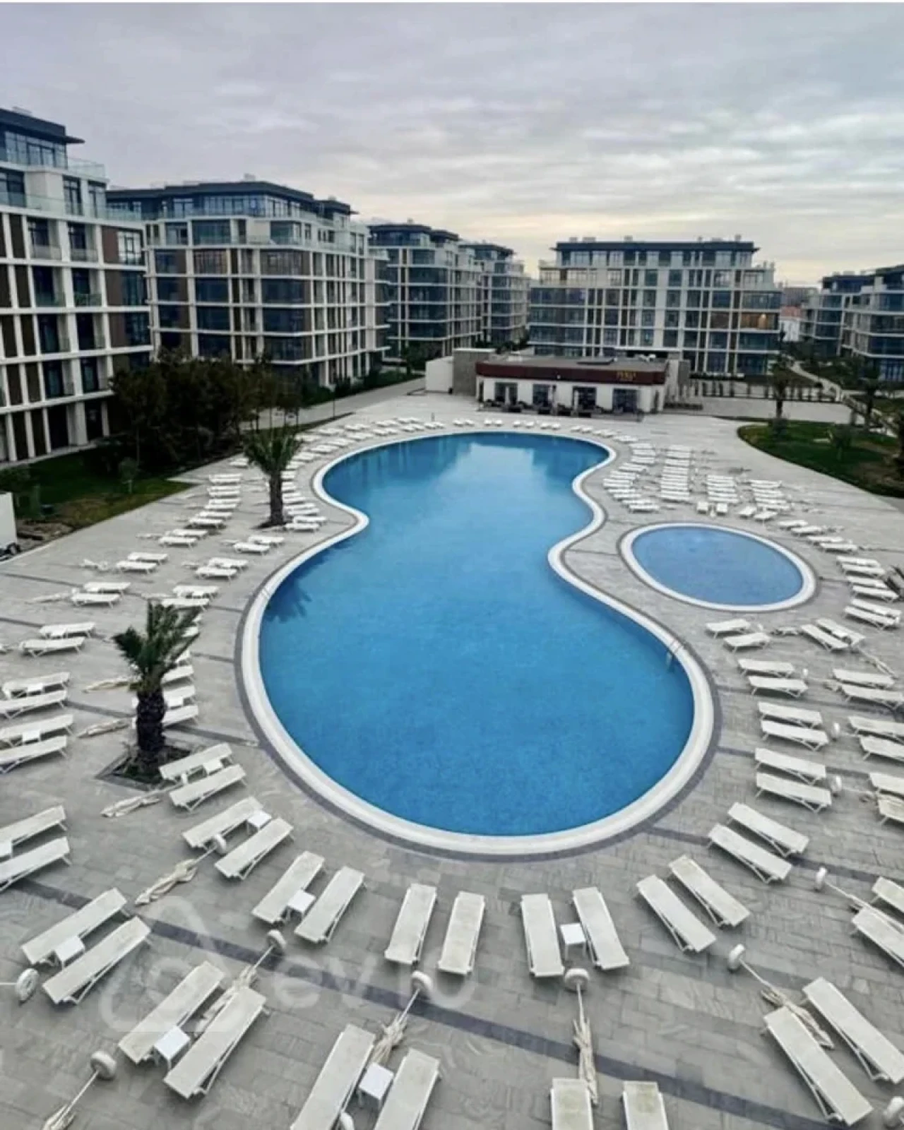 Kirayə verilir 2 otaqlı yeni tikili 79 m²