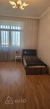 Kirayə verilir 3 otaqlı yeni tikili 140 m²
