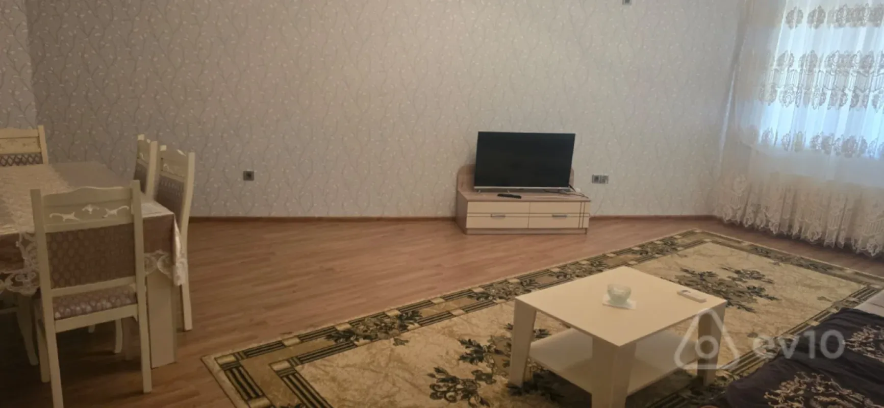 Kirayə verilir 3 otaqlı yeni tikili 140 m²