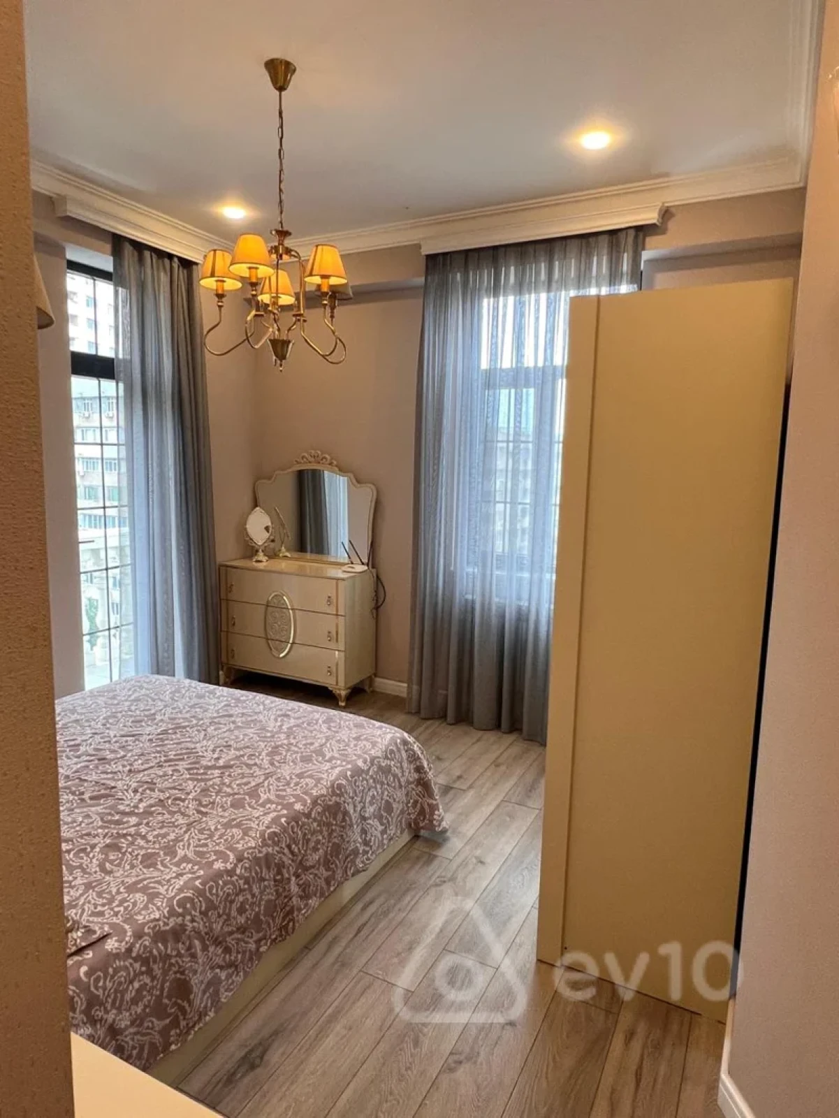 Kirayə verilir 3 otaqlı yeni tikili 102 m²