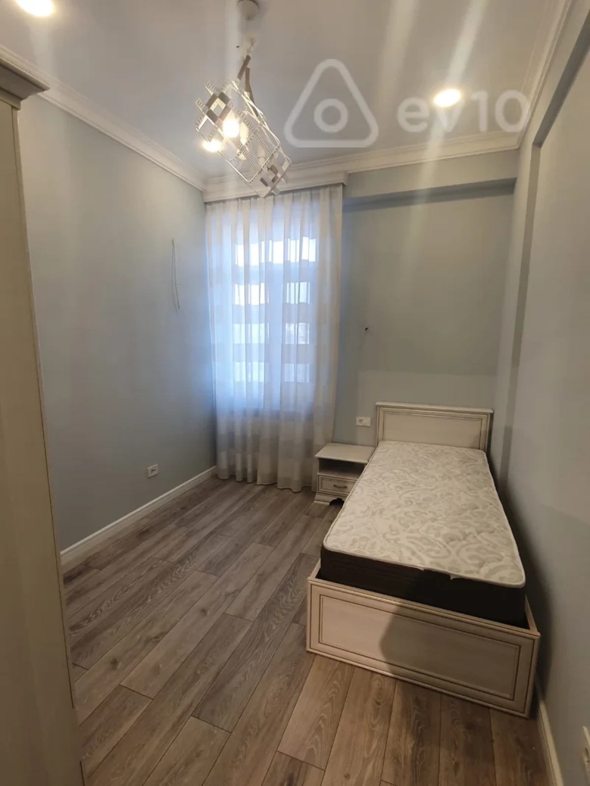 Kirayə verilir 3 otaqlı yeni tikili 102 m²