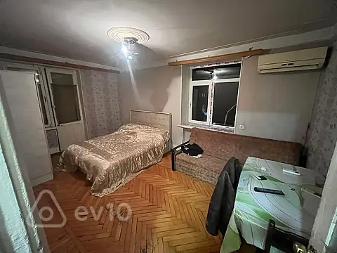 Kirayə verilir 2 otaqlı köhnə tikili 65 m²