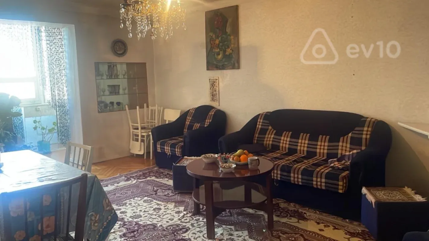 Kirayə verilir 2 otaqlı köhnə tikili 65 m²