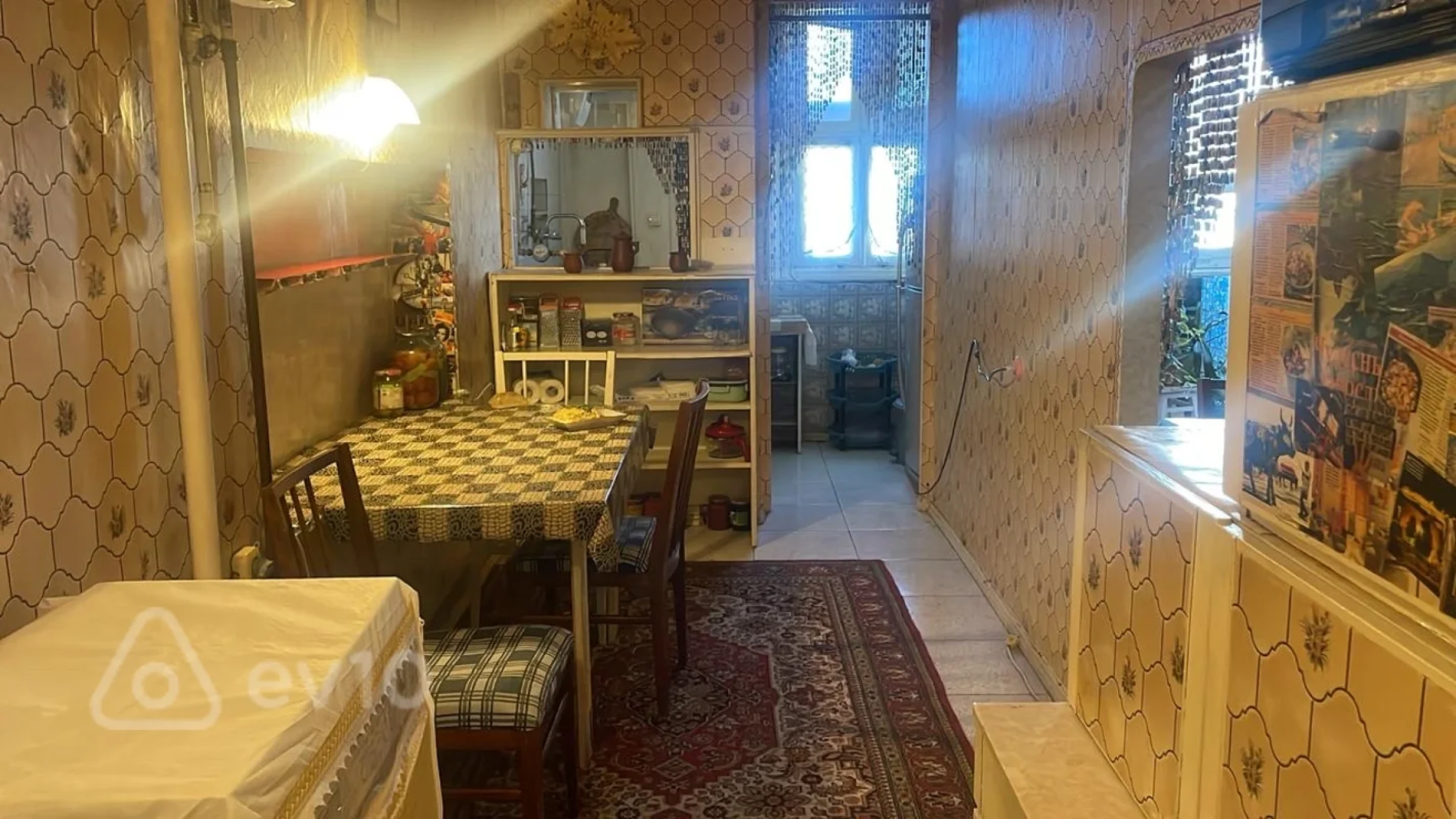 Kirayə verilir 2 otaqlı köhnə tikili 65 m²