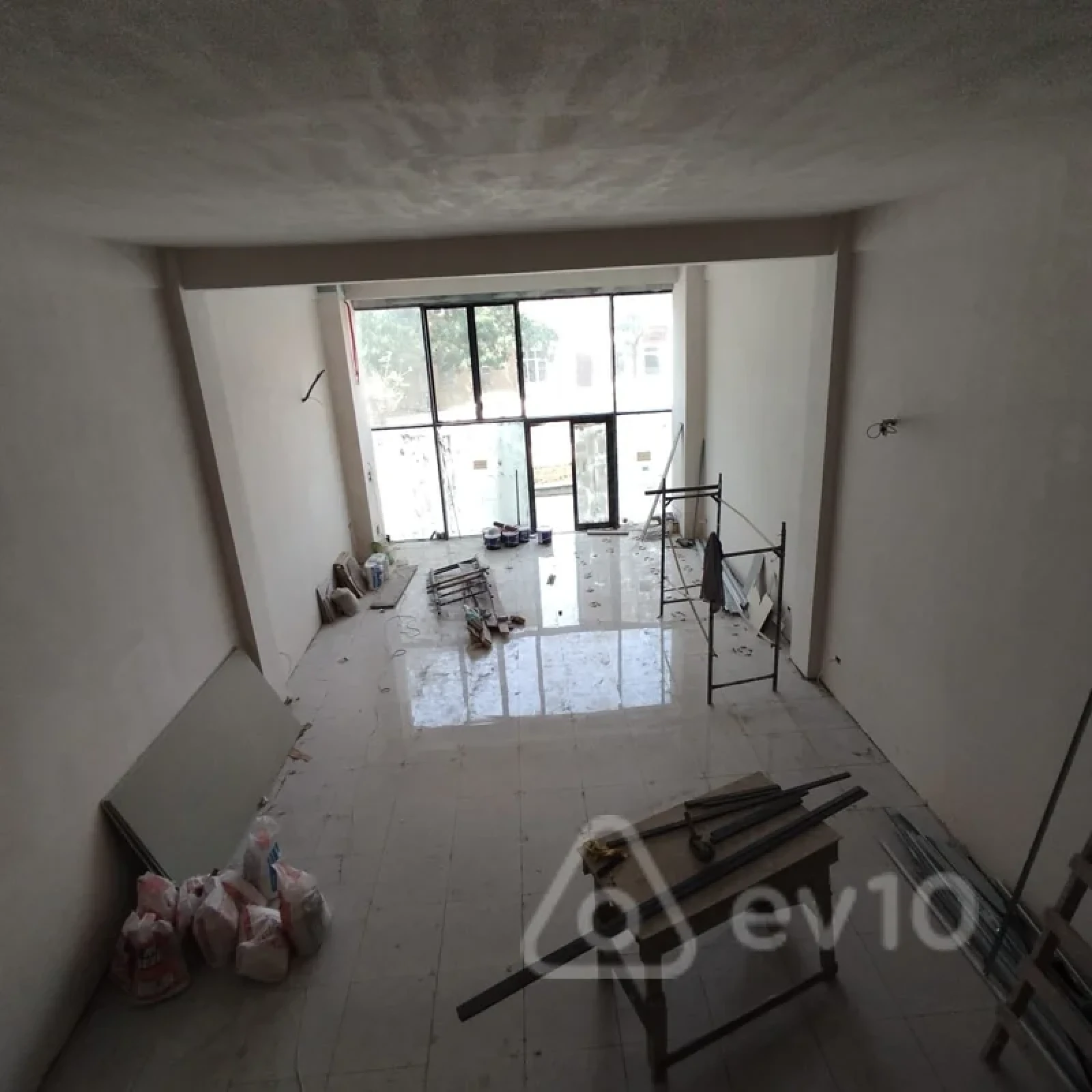 Kirayə verilir mənzil 165 m²