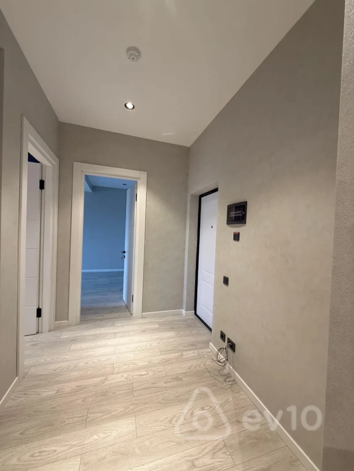 Satılır 3 otaqlı yeni tikili 77.7 m²