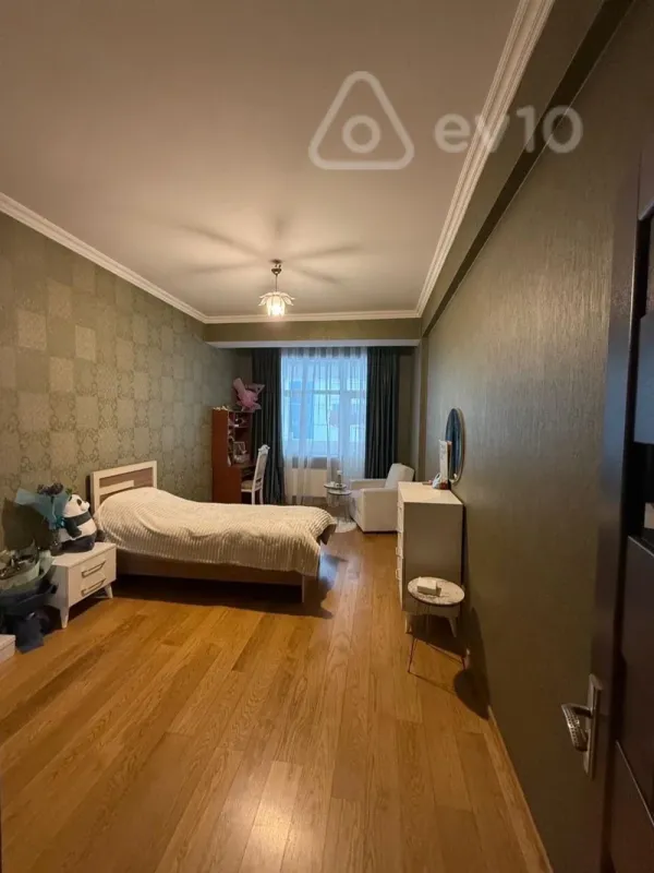 Kirayə verilir 3 otaqlı yeni tikili 110 m²