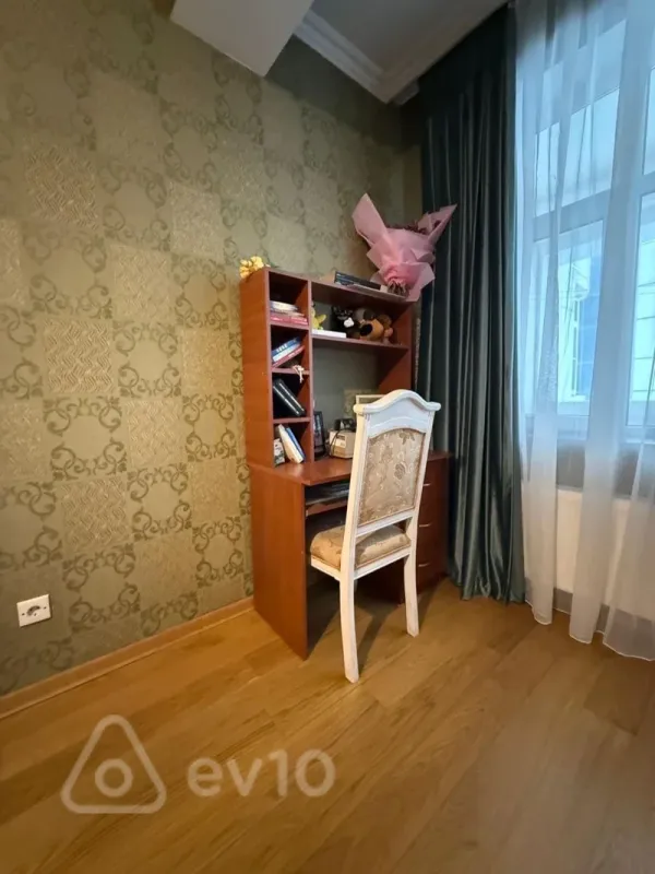 Kirayə verilir 3 otaqlı yeni tikili 110 m²