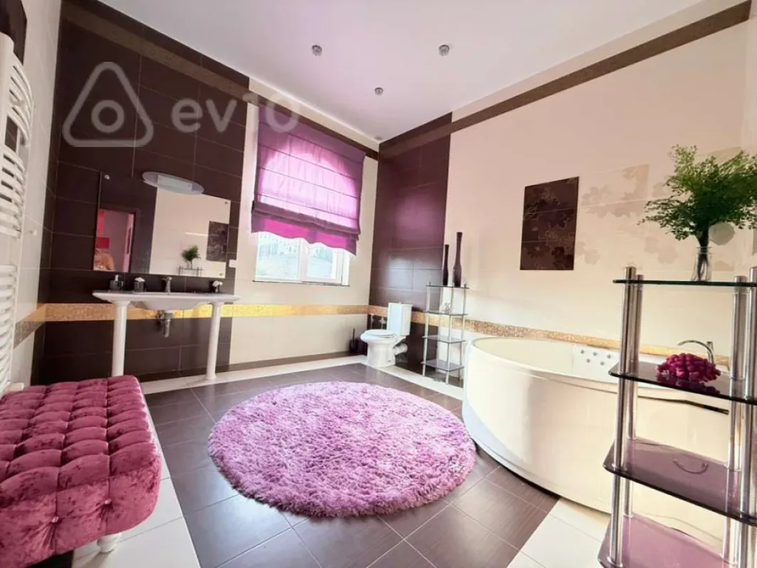 Satılır 4 otaqlı həyət evi 381 m²