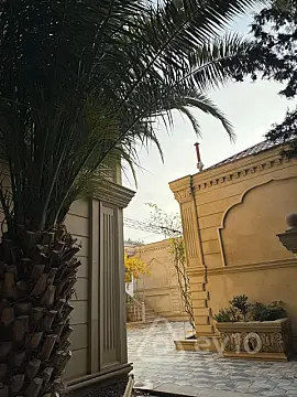 Satılır 4 otaqlı həyət evi 381 m²