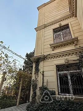 Satılır 4 otaqlı həyət evi 381 m²