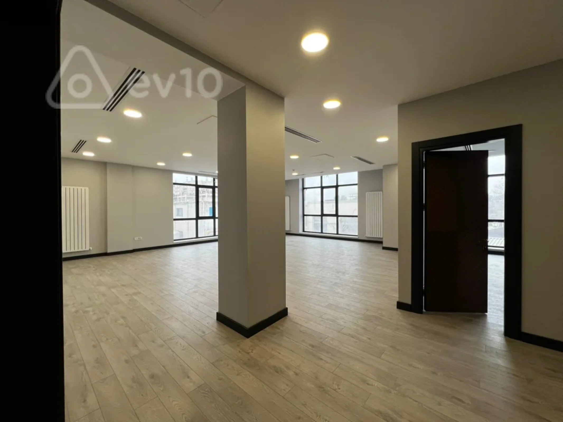 Kirayə verilir 1 otaqlı ofis 78 m²