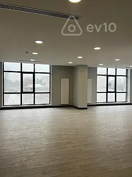 Kirayə verilir 1 otaqlı ofis 78 m²