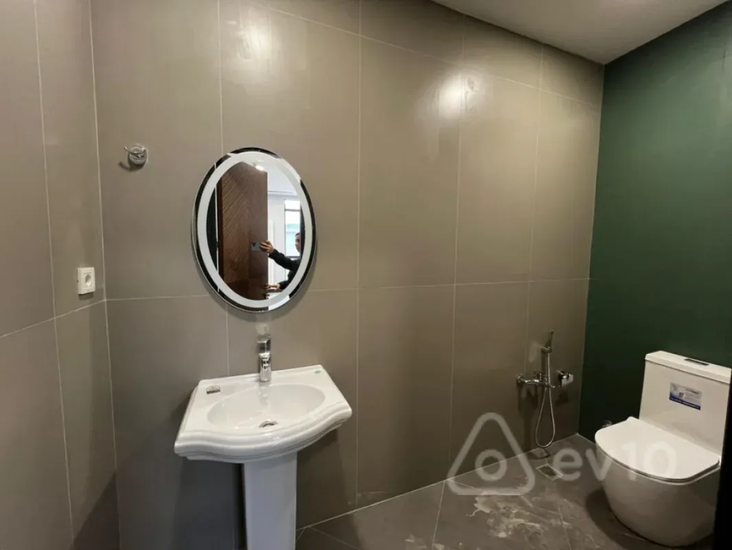 Kirayə verilir 1 otaqlı ofis 78 m²