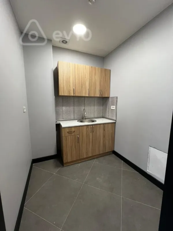 Kirayə verilir 1 otaqlı ofis 78 m²