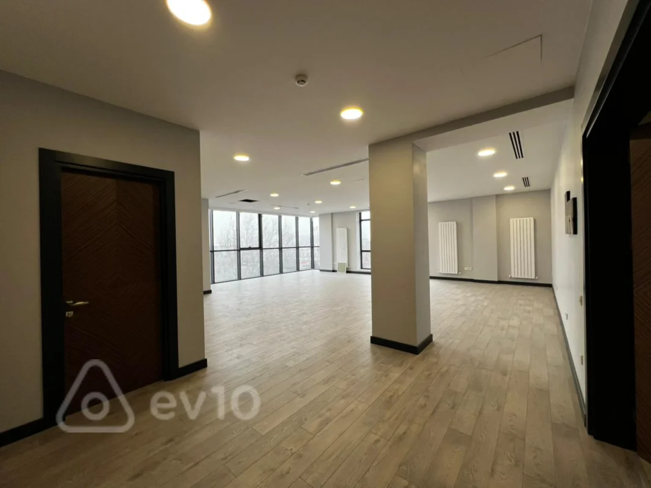 Kirayə verilir 1 otaqlı ofis 78 m²
