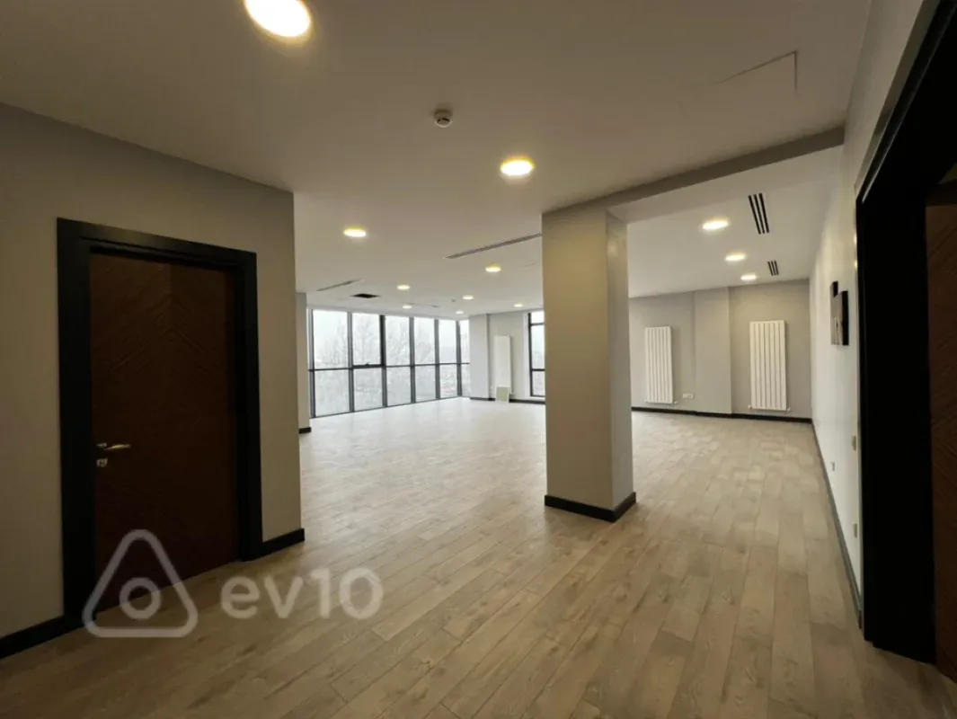 Kirayə verilir 1 otaqlı ofis 78 m²