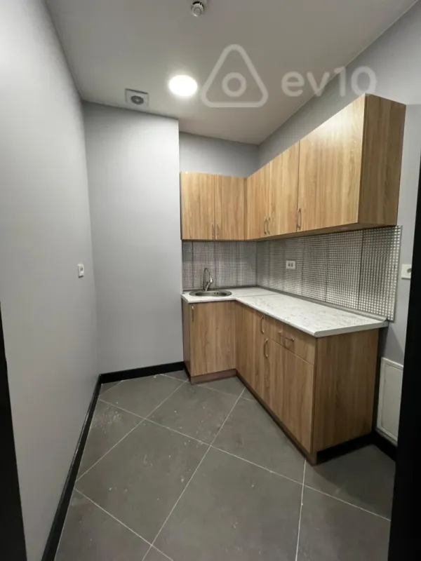 Kirayə verilir 1 otaqlı ofis 78 m²