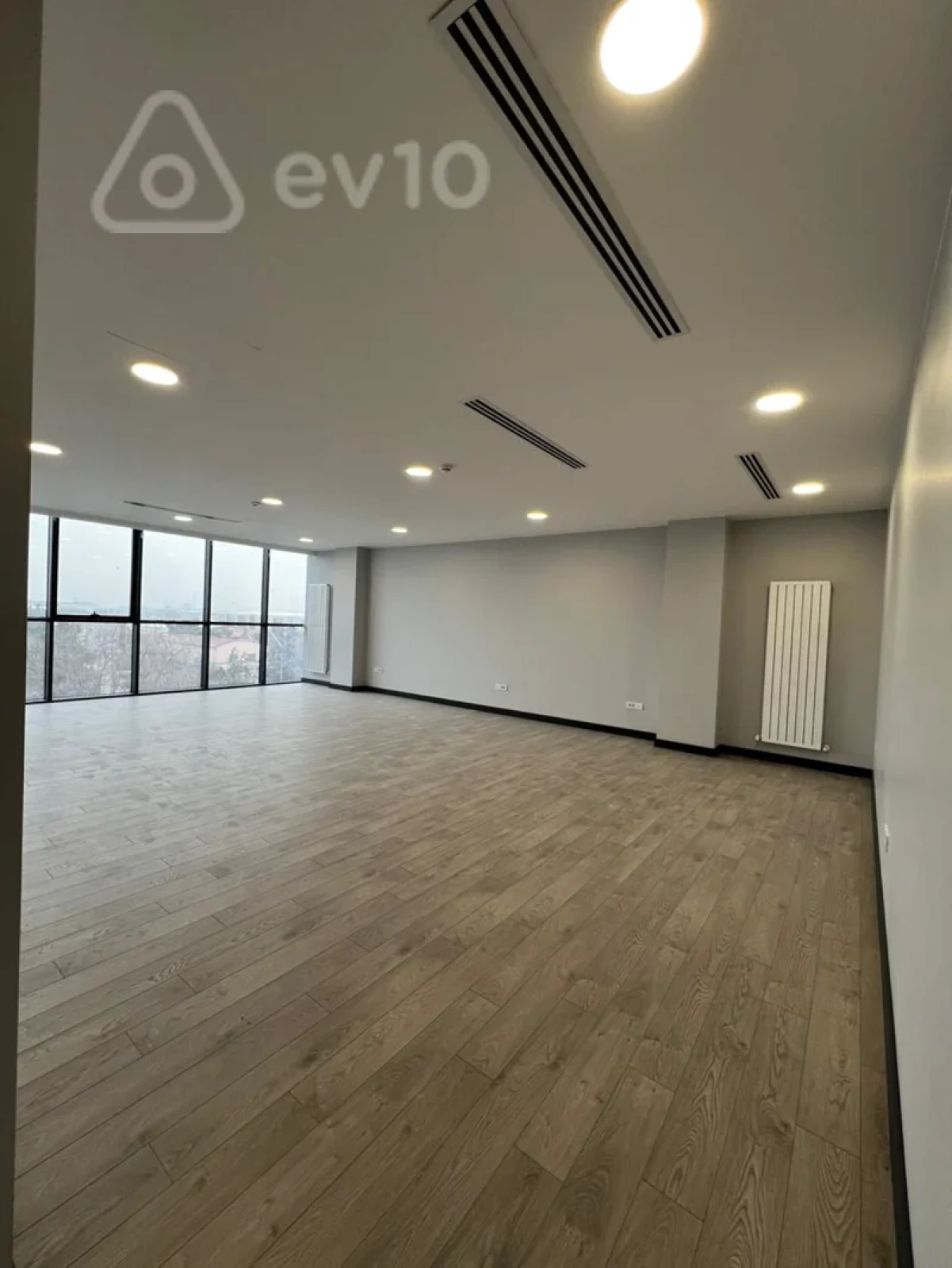 Kirayə verilir 1 otaqlı ofis 78 m²