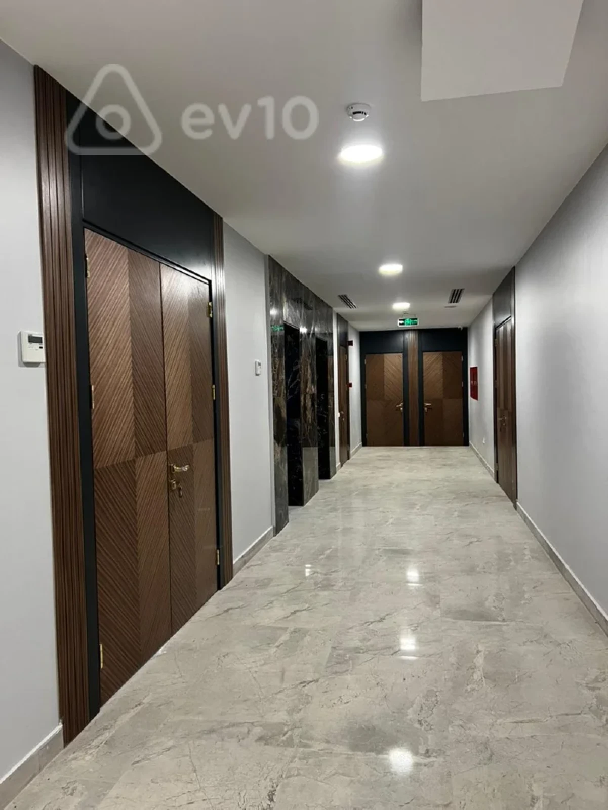 Kirayə verilir 1 otaqlı ofis 78 m²