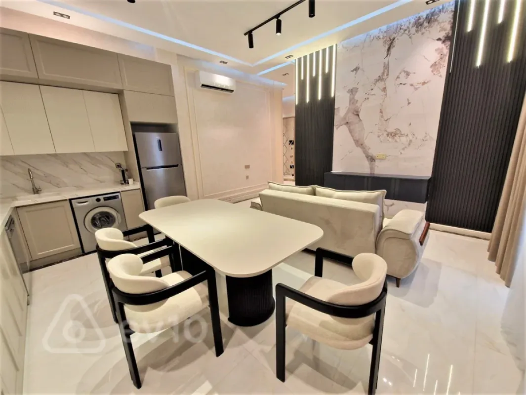 Kirayə verilir 3 otaqlı yeni tikili 100 m²