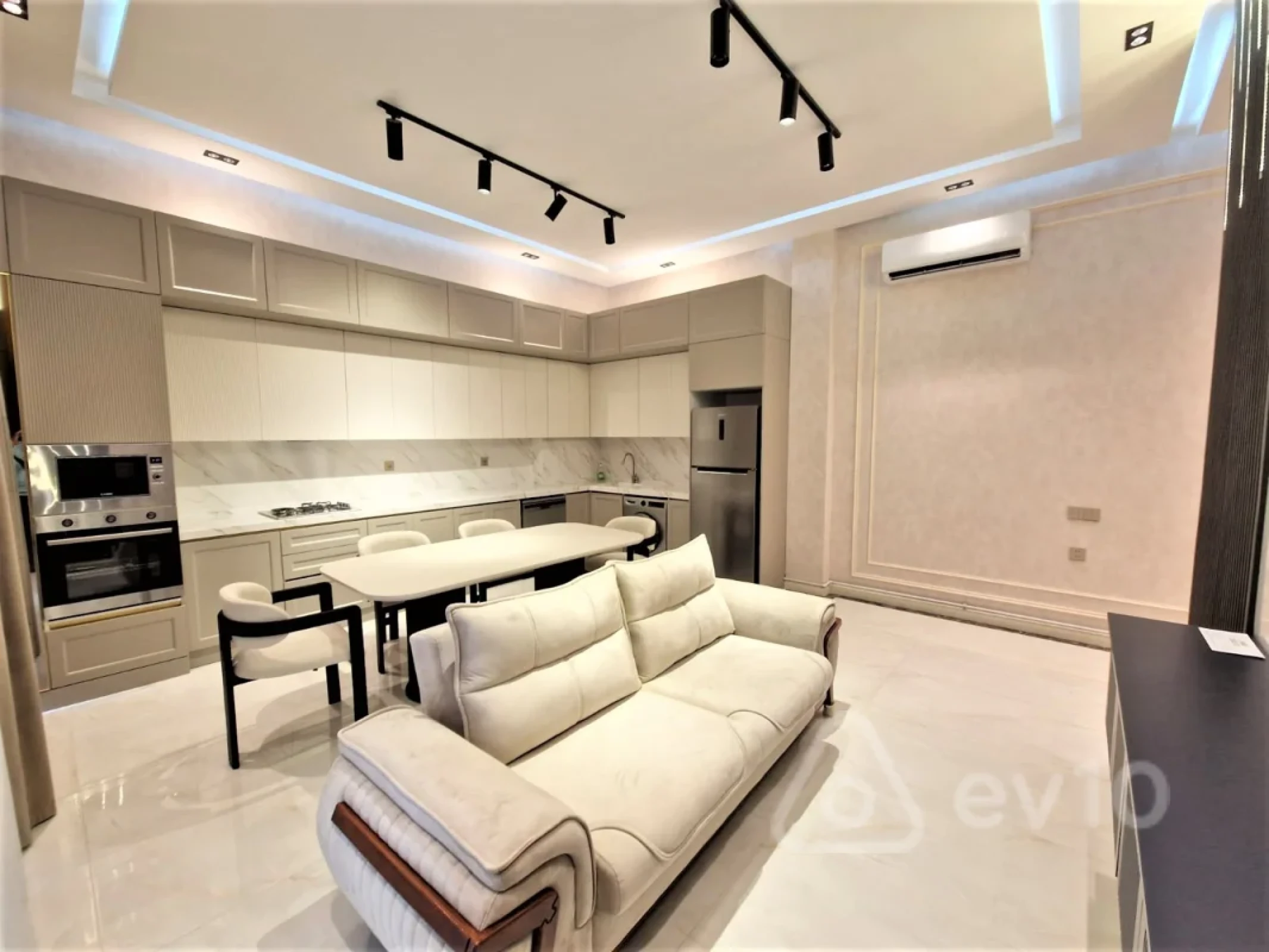 Kirayə verilir 3 otaqlı yeni tikili 100 m²