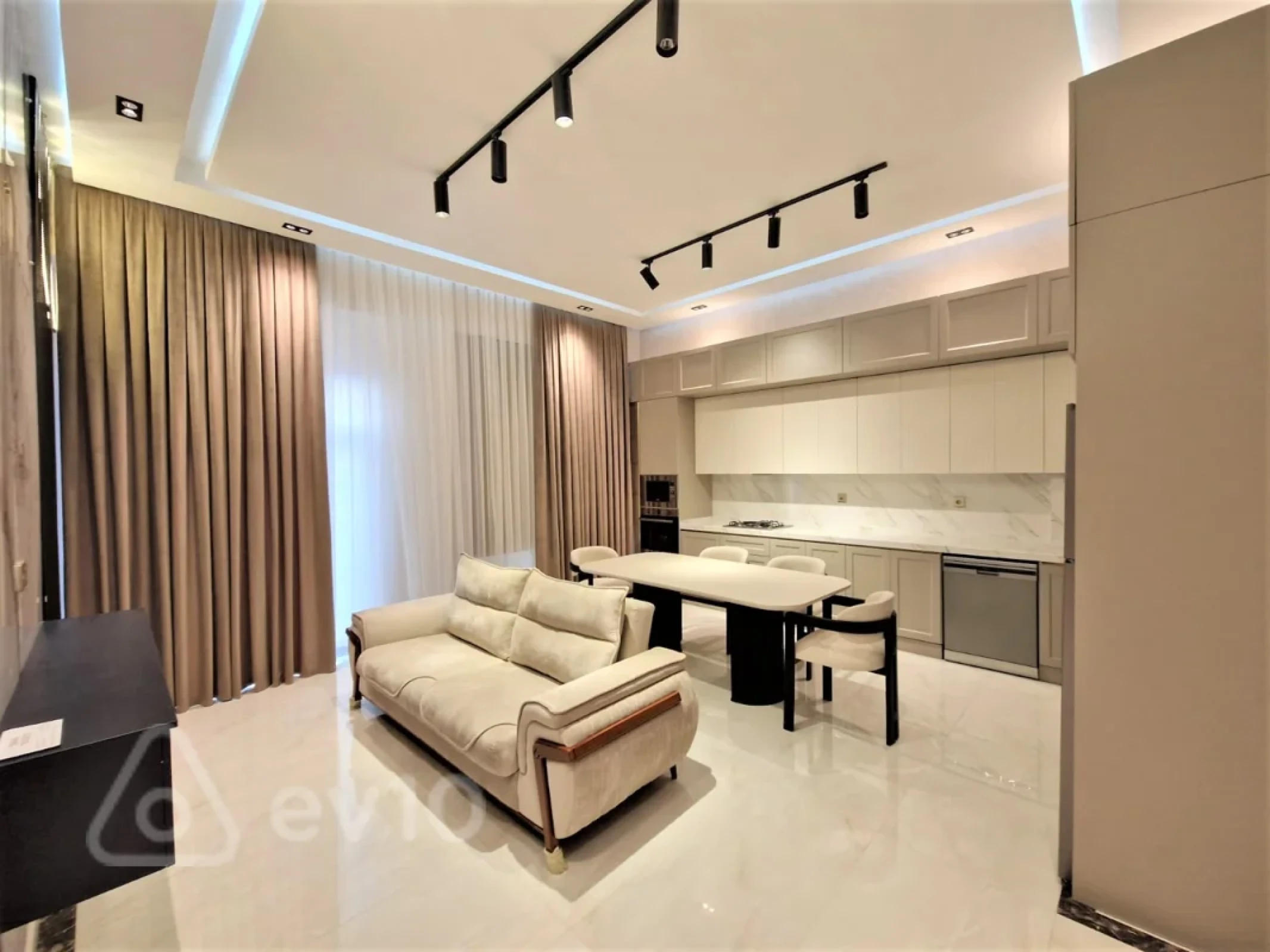 Kirayə verilir 3 otaqlı yeni tikili 100 m²