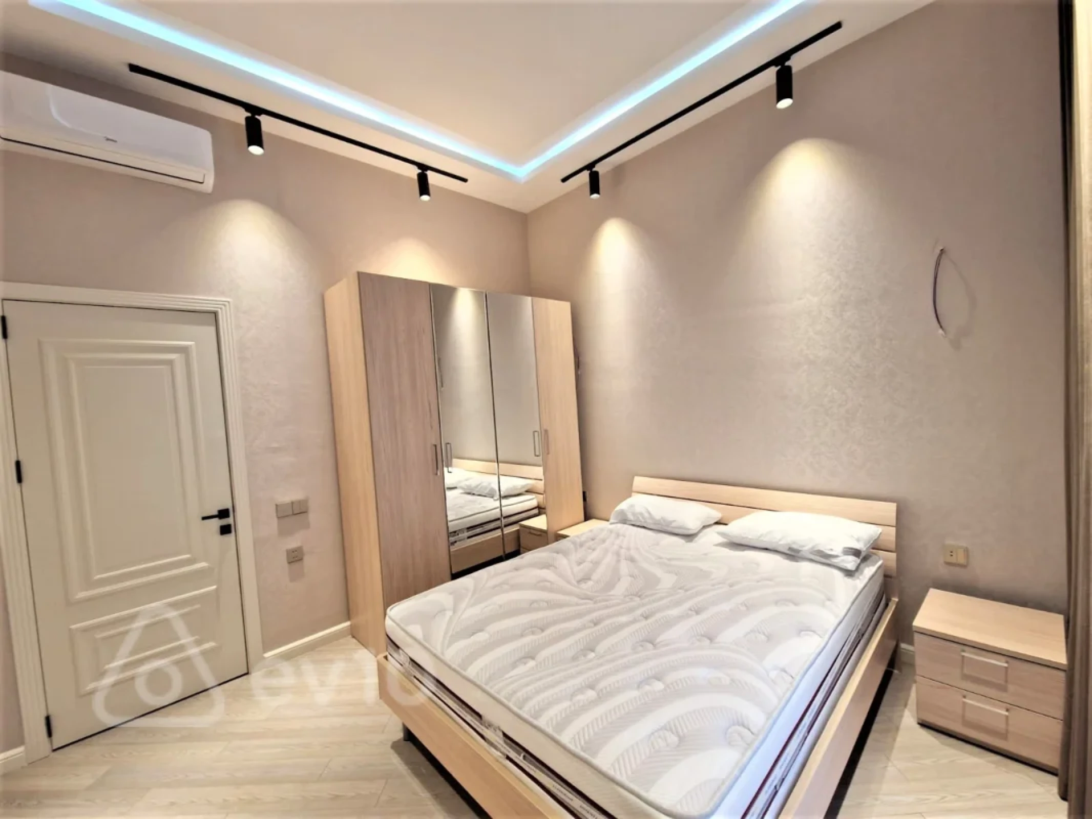 Kirayə verilir 3 otaqlı yeni tikili 100 m²