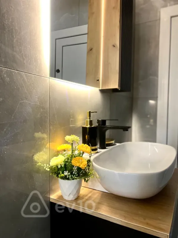 Satılır 3 otaqlı yeni tikili 95 m²