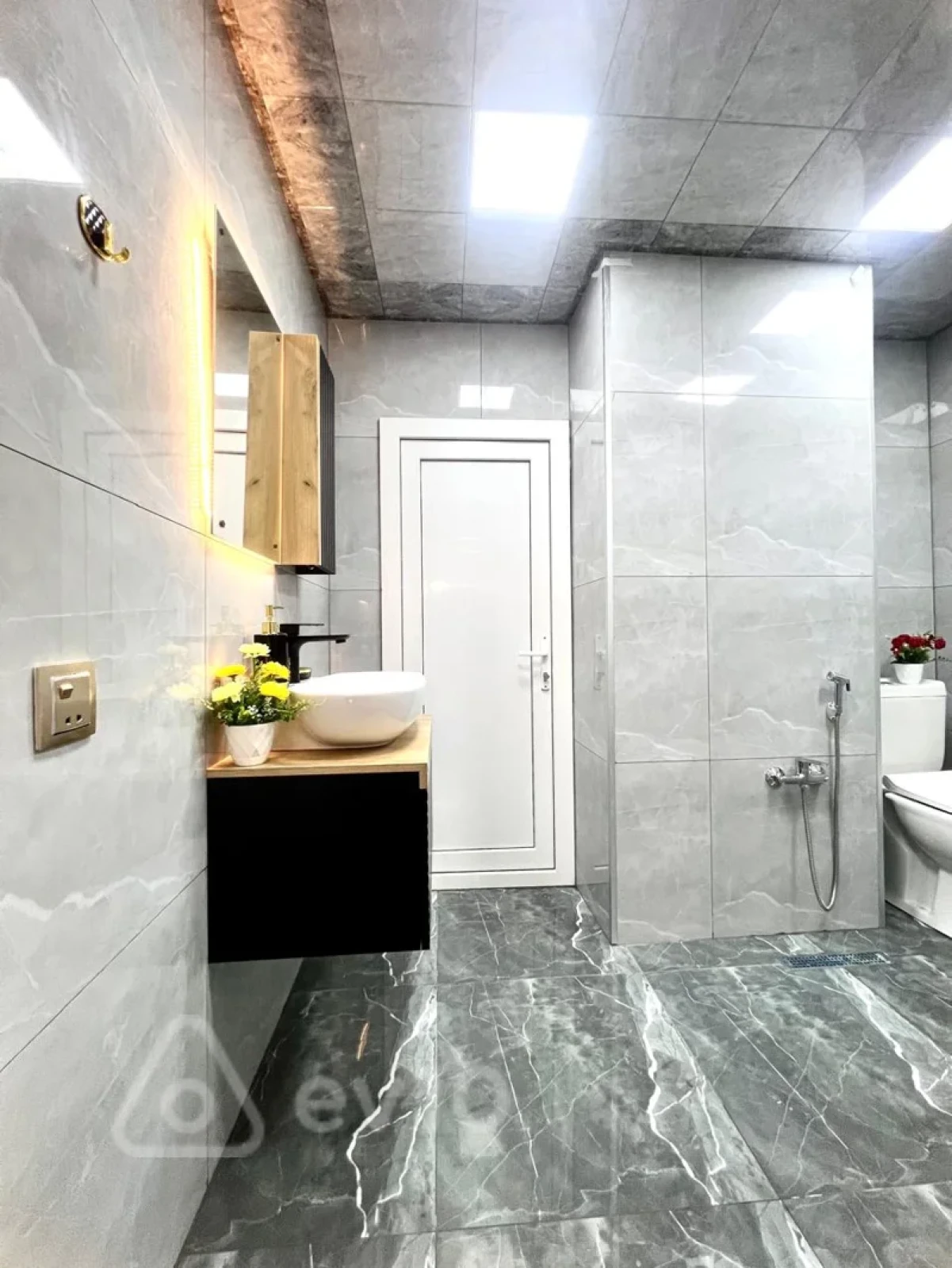 Satılır 3 otaqlı yeni tikili 95 m²