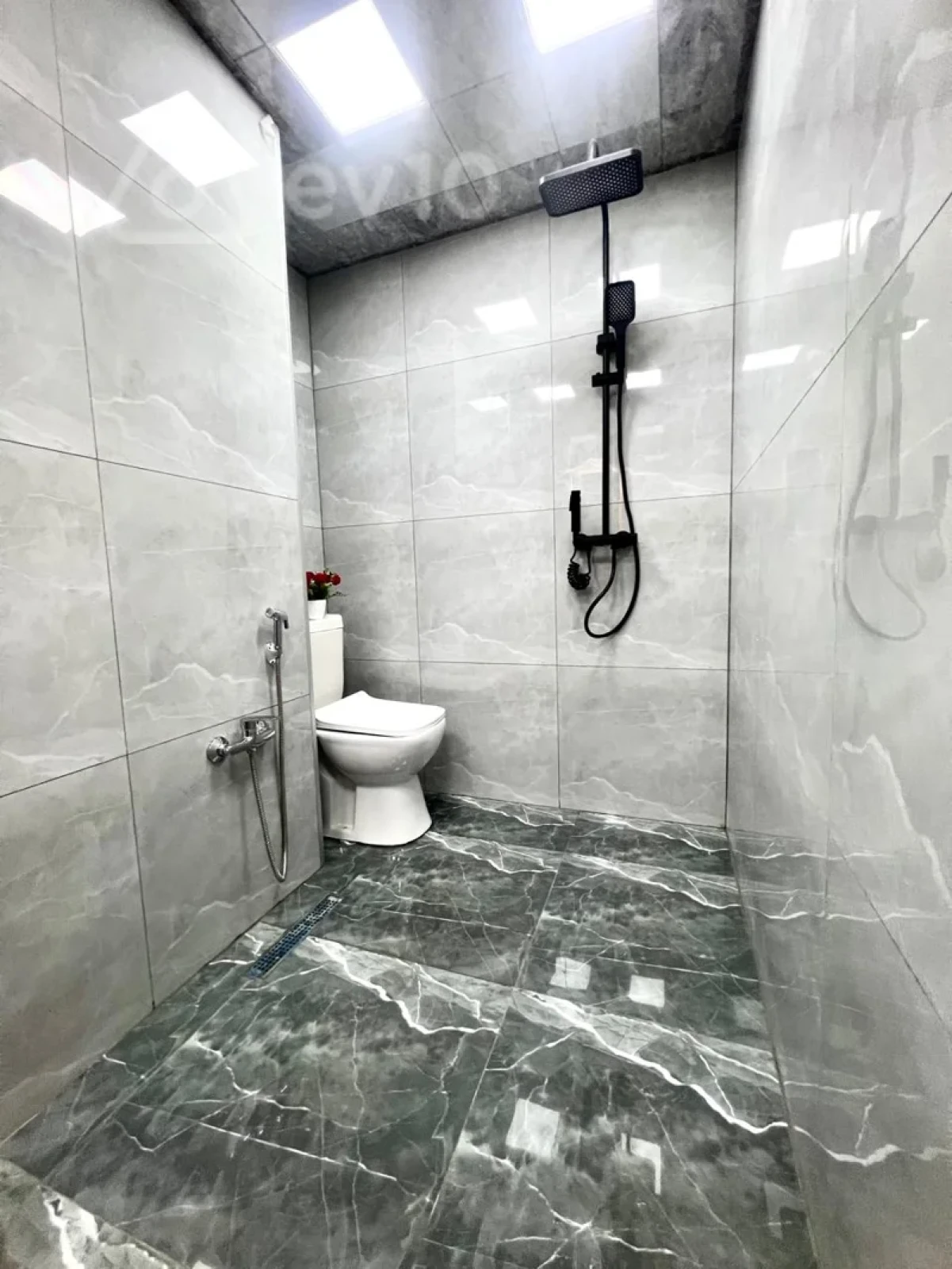 Satılır 3 otaqlı yeni tikili 95 m²