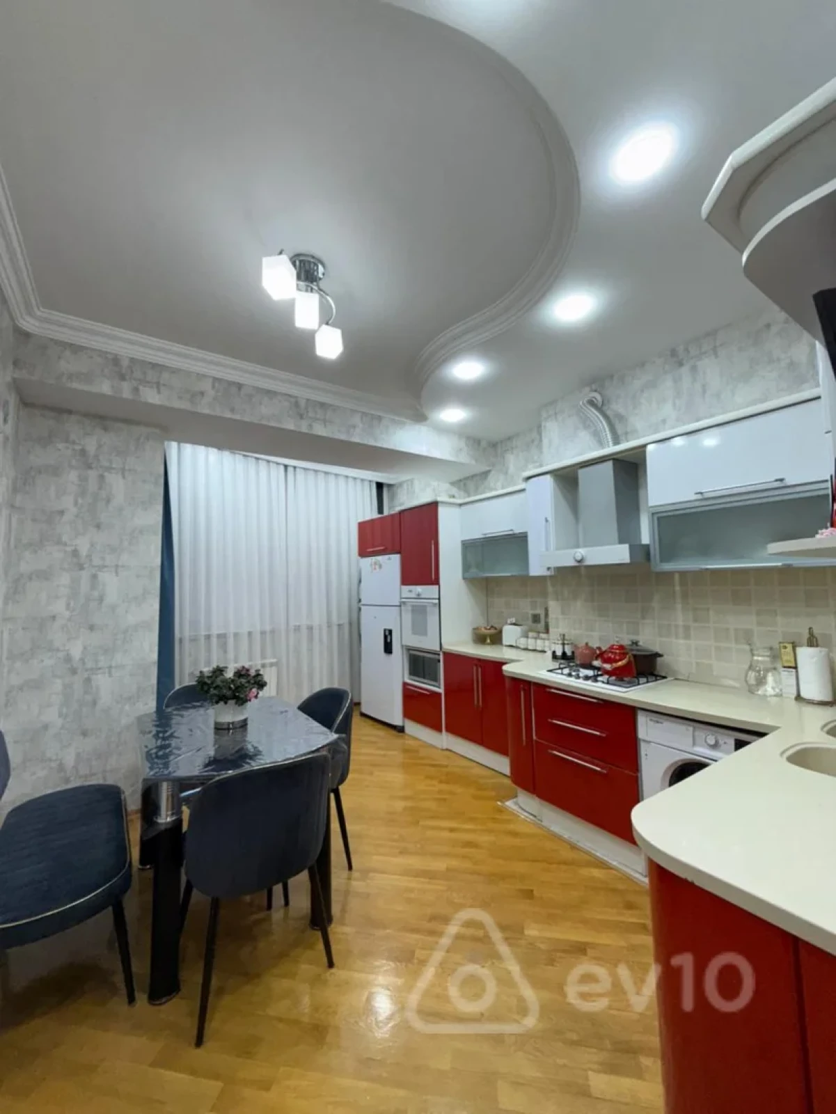 Satılır 3 otaqlı yeni tikili 100 m²