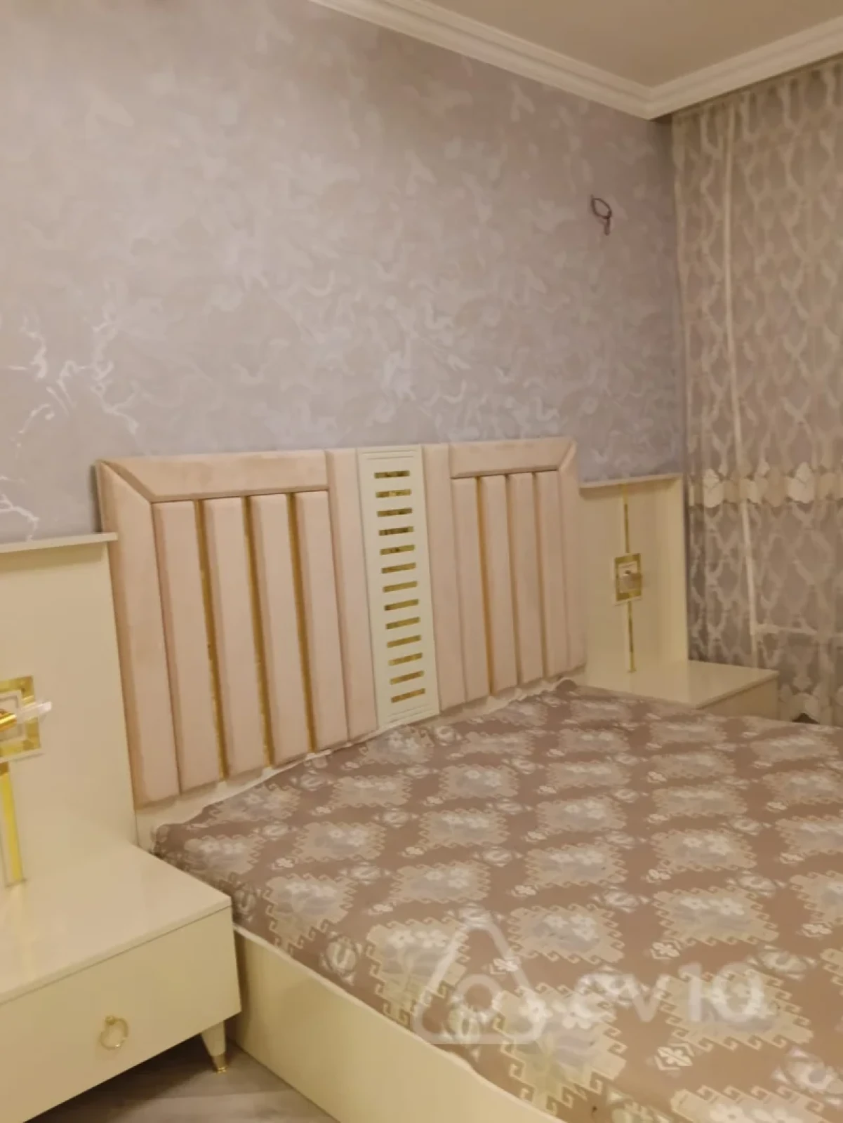 Kirayə verilir 2 otaqlı köhnə tikili 76 m²