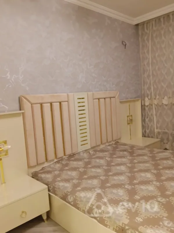 Kirayə verilir 2 otaqlı köhnə tikili 76 m²