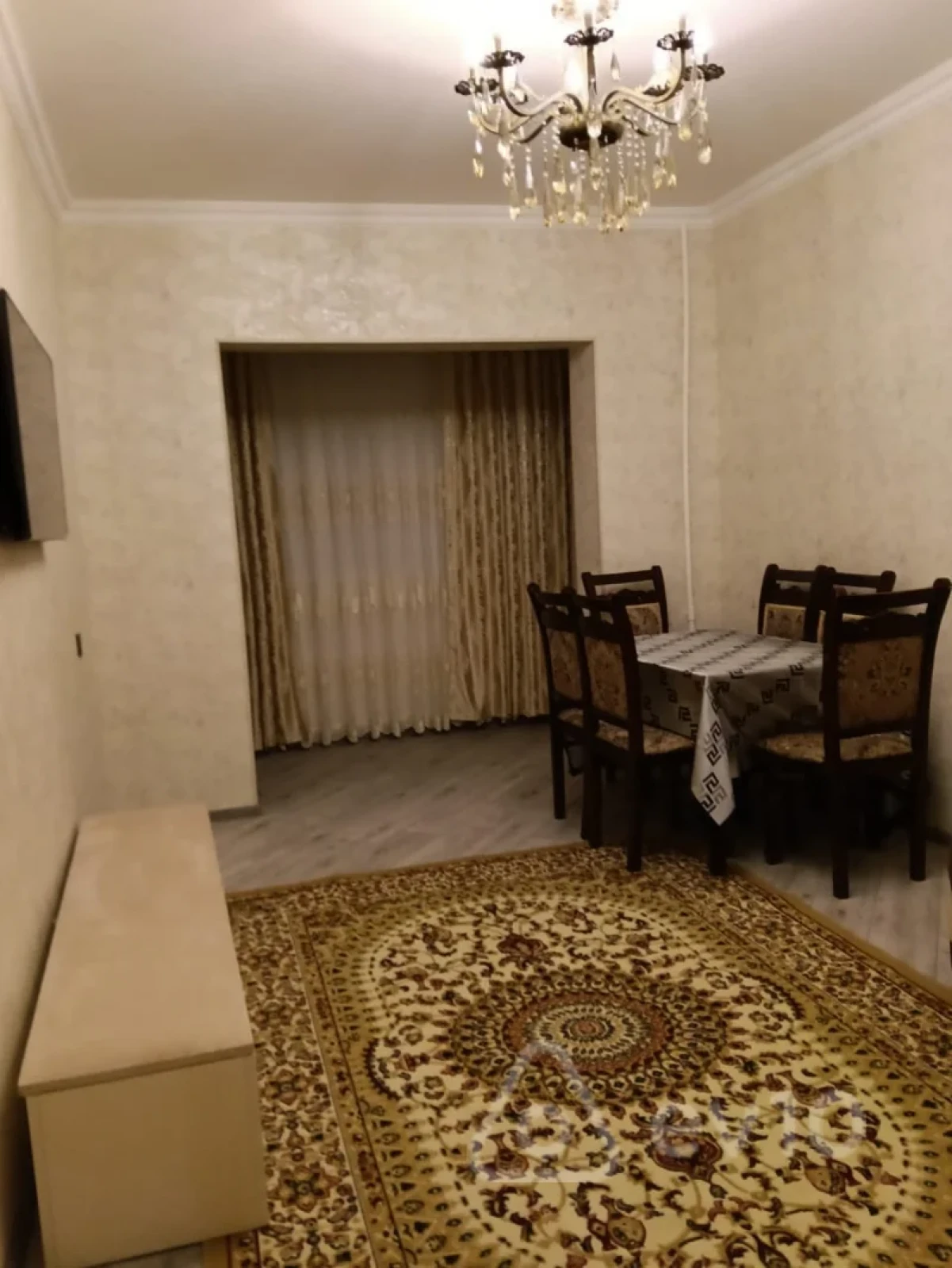 Kirayə verilir 2 otaqlı köhnə tikili 76 m²