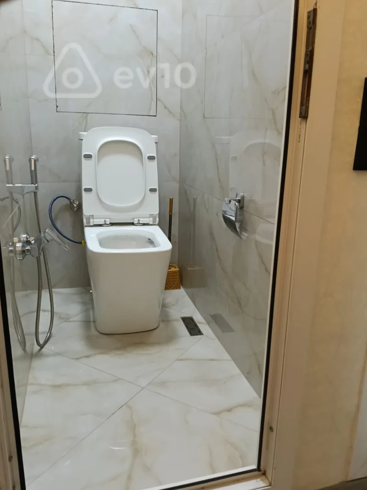 Kirayə verilir 2 otaqlı köhnə tikili 76 m²