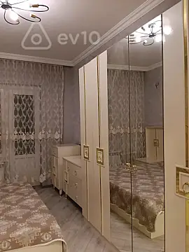 Kirayə verilir 2 otaqlı köhnə tikili 76 m²