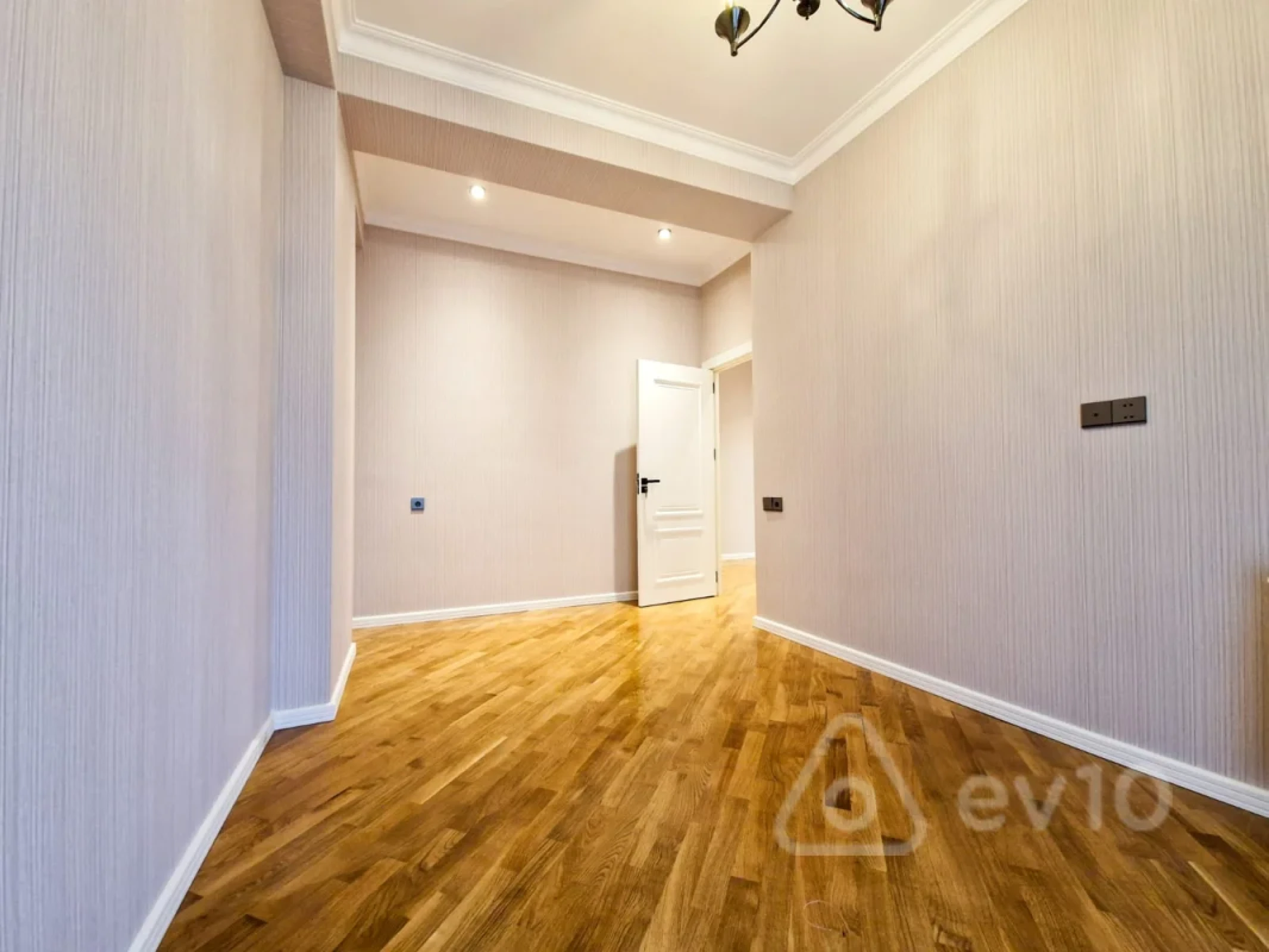 Satılır 2 otaqlı yeni tikili 63 m²