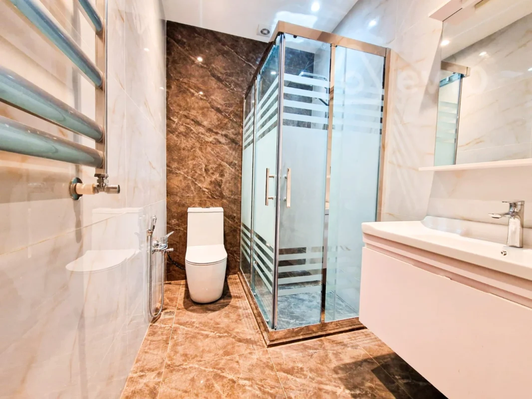 Satılır 2 otaqlı yeni tikili 63 m²