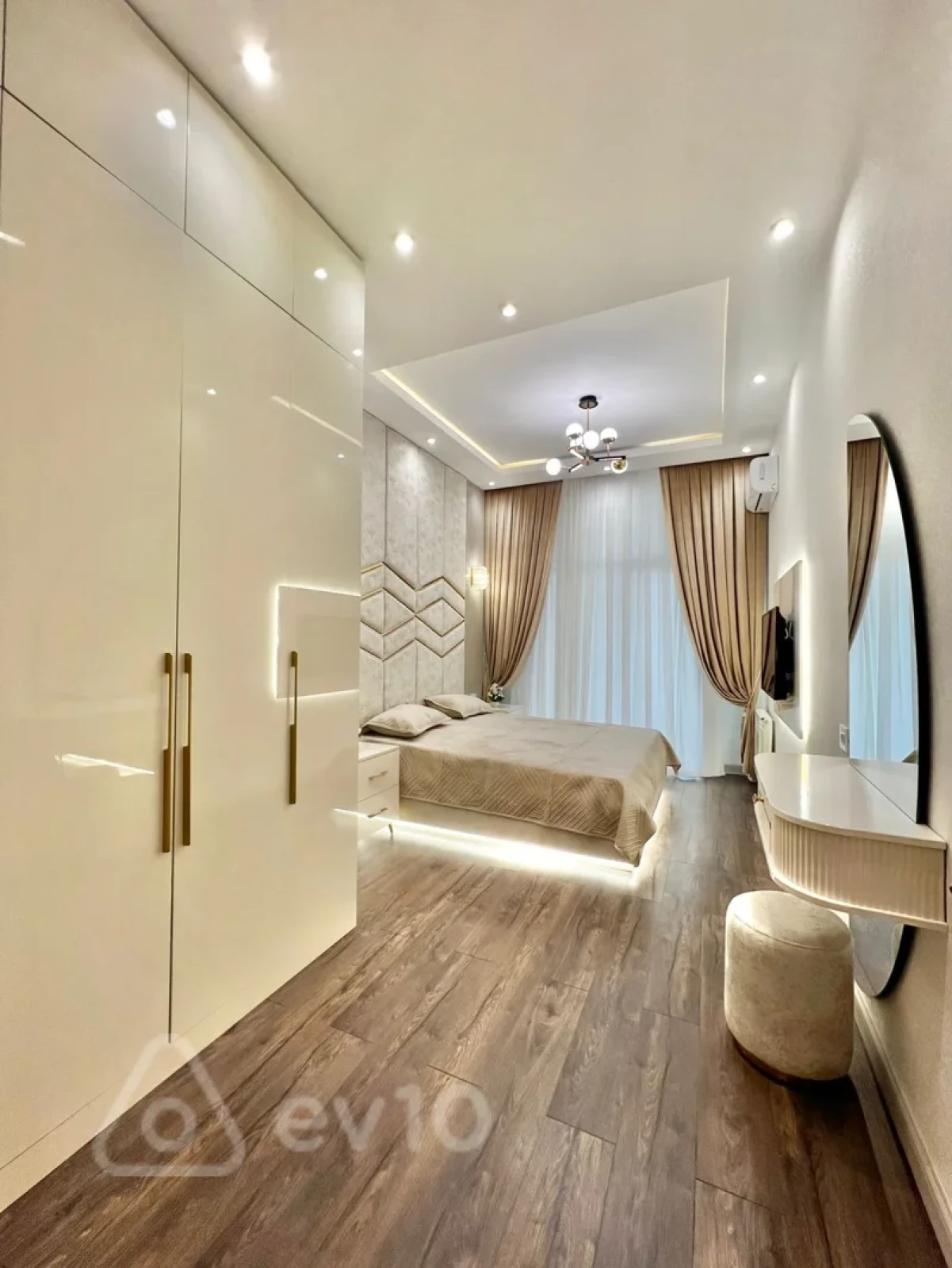 Kirayə verilir 2 otaqlı yeni tikili 75 m²