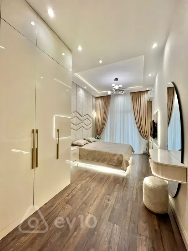 Kirayə verilir 2 otaqlı yeni tikili 75 m²