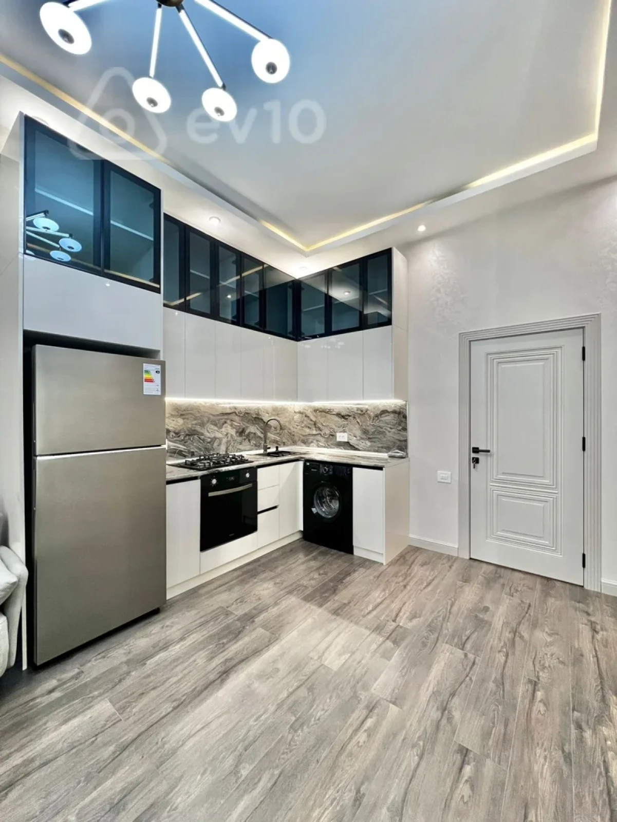 Kirayə verilir 2 otaqlı yeni tikili 75 m²