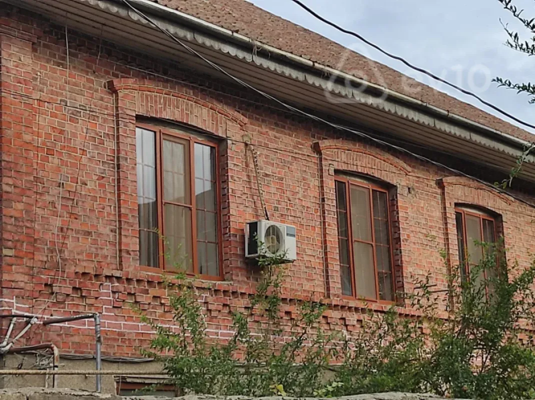 Satılır 4 otaqlı həyət evi 283 m²