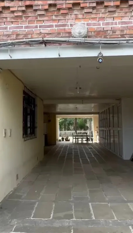 Satılır 4 otaqlı həyət evi 283 m²