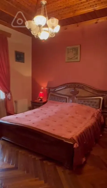 Satılır 4 otaqlı həyət evi 283 m²