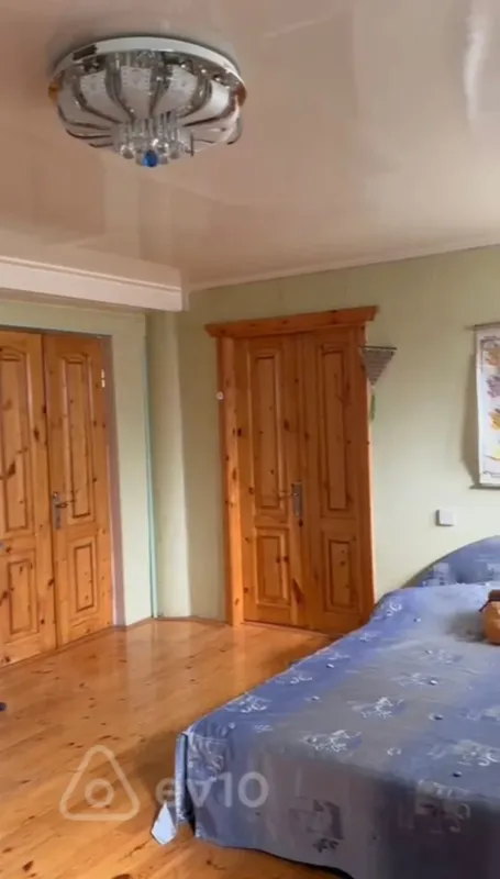 Satılır 4 otaqlı həyət evi 283 m²